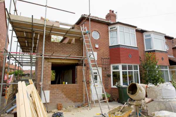 How Do Construction Methods Affect Party Wall Requirements? A Homeowner’s Guide 4 Frequently Asked Questions Wokingham